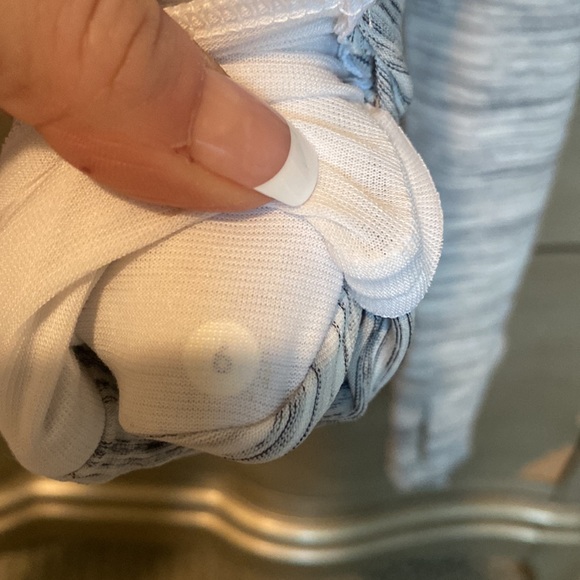 Lululemon jacket size 6 - Picture 7 of 10